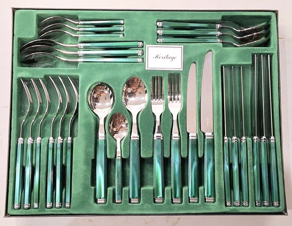 Lot 1290 - CUTLERY SERVICE