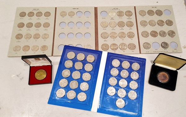 Lot 1077 - COINS