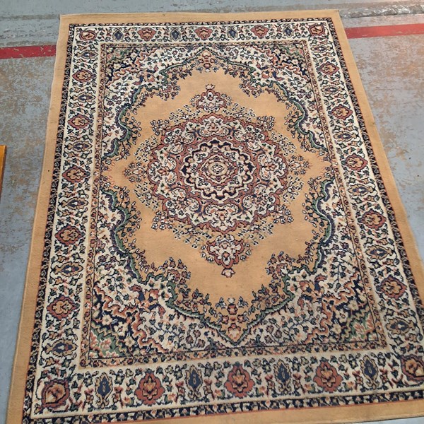 Lot 154 - FLOOR RUG