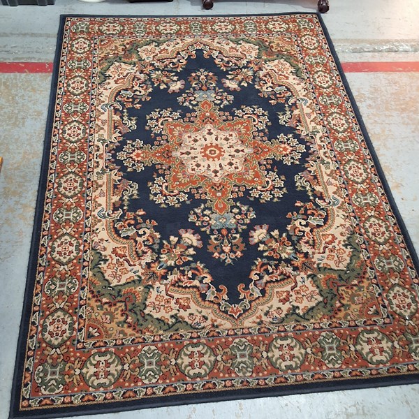 Lot 117 - FLOOR RUG