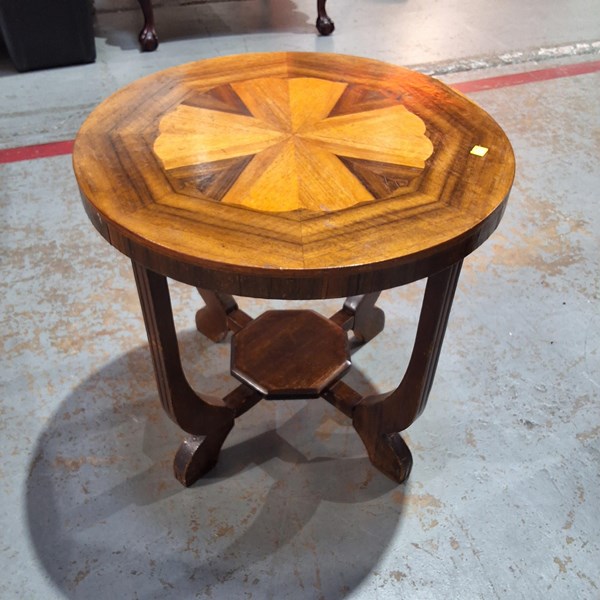 Lot 211 - LAMP TABLE