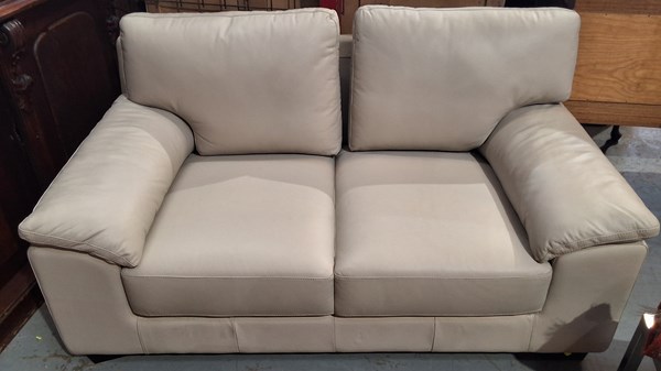 Lot 248 - LOUNGE