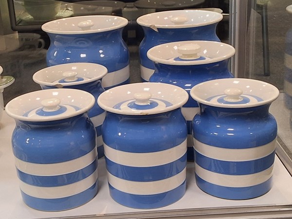 Lot 1208 - CORNISH WARE
