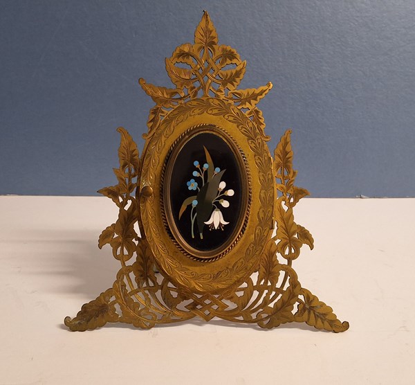 Lot 1027 - 19TH CENTURY PHOTOGRAPH FRAME