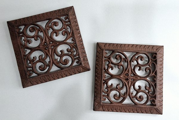 Lot 229 - TRIVETS