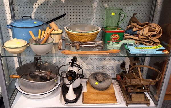 Lot 1275 - KITCHENWARE