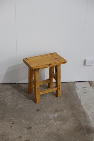 Lot 152 - STOOL