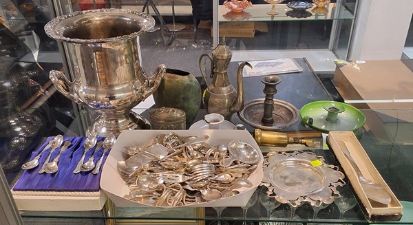 Lot 1345 - METALWARES