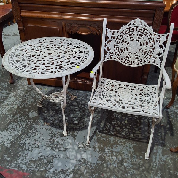Lot 396 - PATIO SET