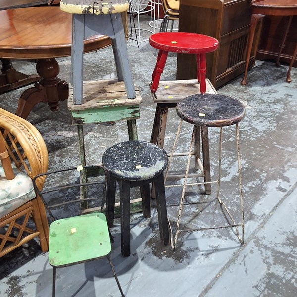 Lot 345 - STOOLS