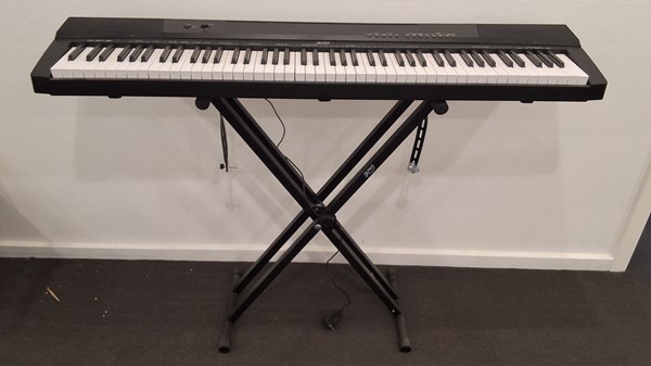 Lot 334 - ELECTRONIC PIANO
