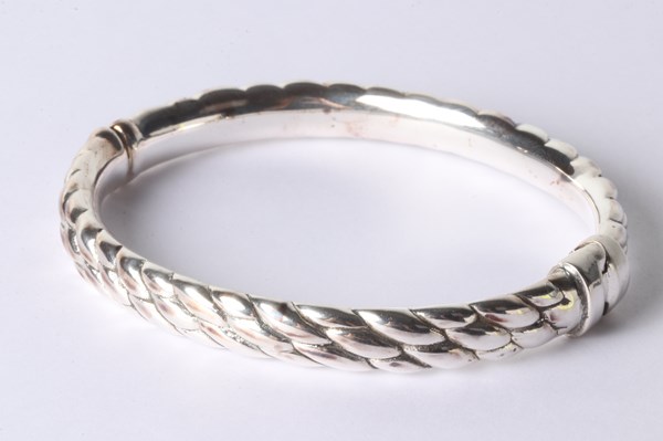 Lot 1033 - SILVER BANGLE