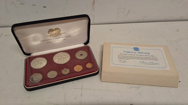 Lot 1064 - COIN PROOF SET