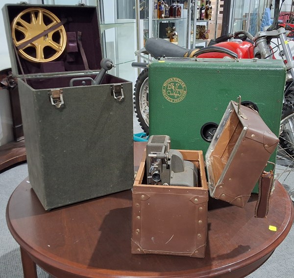 Lot 338 - FILM EQUIPMENT