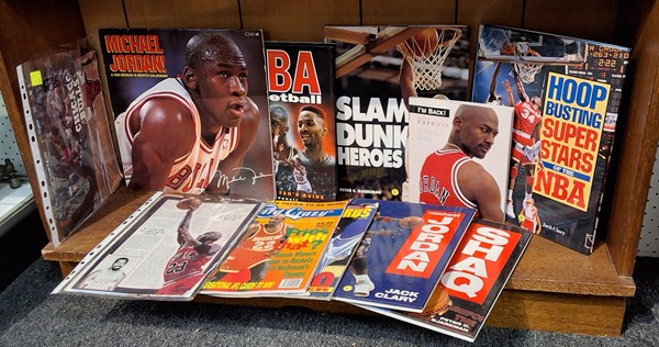 Lot 1271 - NBA BOOKS & MAGAZINES