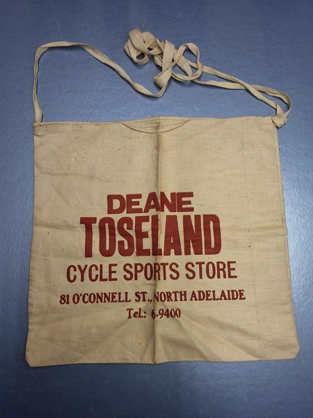 Lot 1046 - CYCLISTS MUSETTE