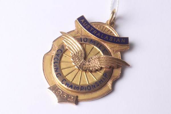 Lot 1044 - D. TOSESLAND GOLD MEDAL