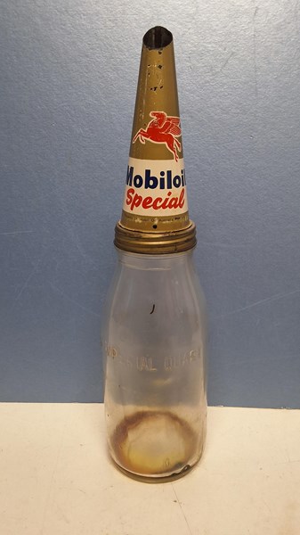 Lot 1228 - OIL BOTTLE