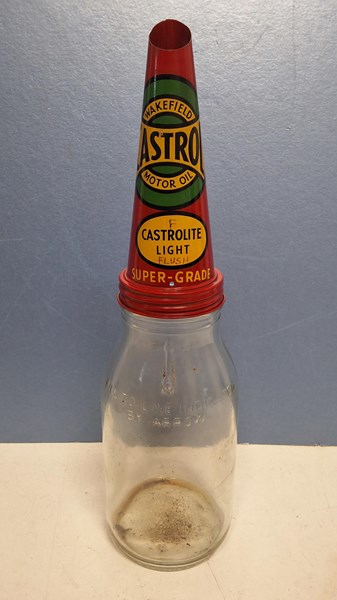 Lot 1215 - OIL BOTTLE