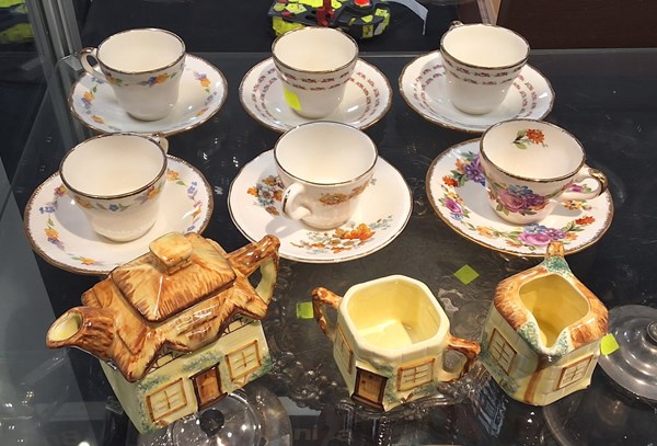 Lot 1338 - PRETTY CHINA WARE