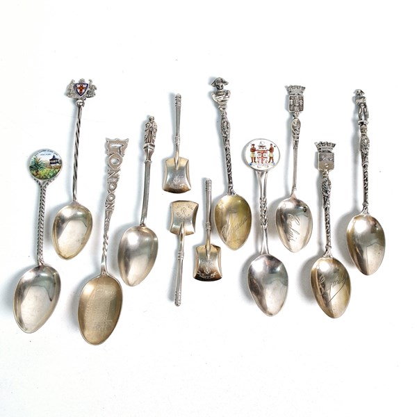 Lot 1068 - SOUVENIR SPOONS