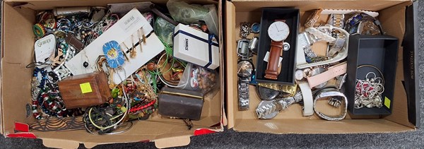 Lot 1257 - WATCHES & JEWELLERY