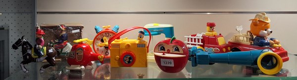 Lot 1239 - VINTAGE TOYS