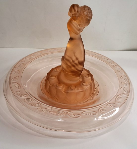 Lot 1198 - GLASS FLOAT BOWL