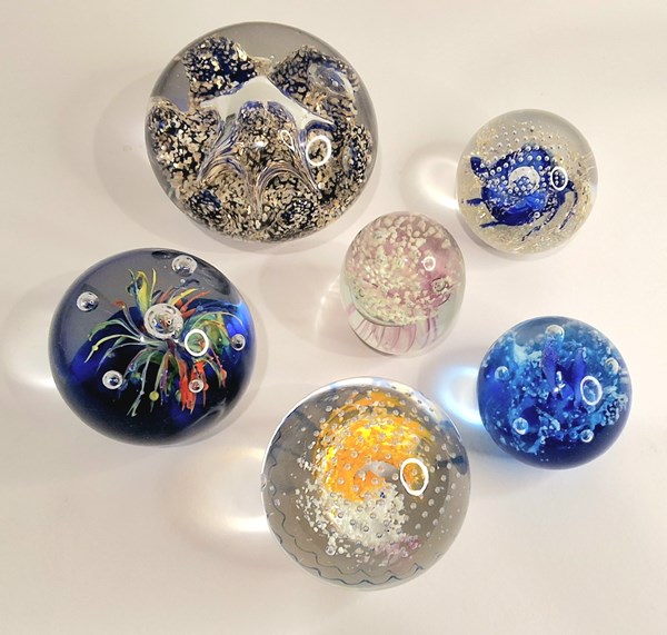 Lot 1337 - GLASS PAPERWEIGHTS
