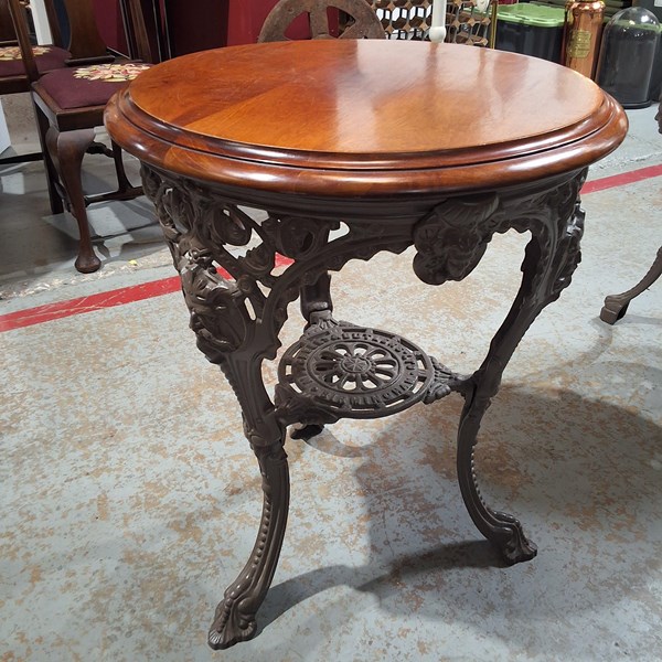 Lot 313 - PUB TABLE