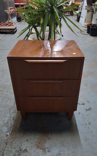 Lot 289 - BEDSIDE