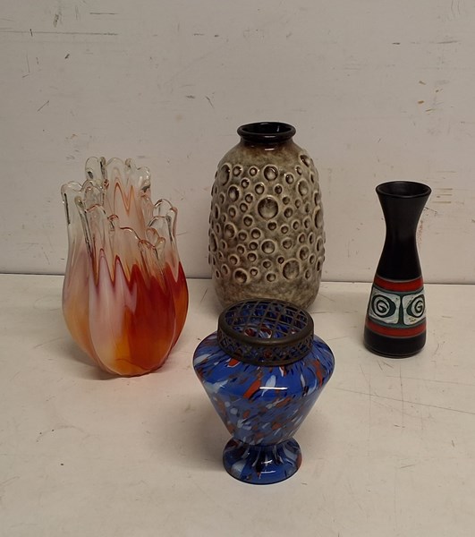 Lot 1172 - VASES