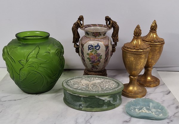 Lot 1164 - VASES