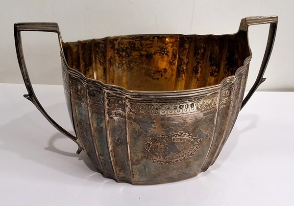 Lot 1057 - SILVER SUGAR BOWL