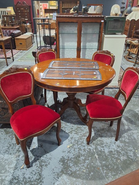 Lot 120 - DINING SUITE