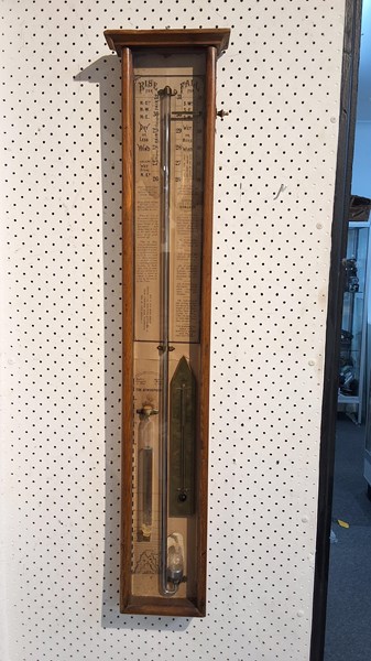 Lot 1101 - BAROMETER