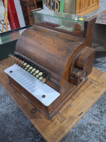 Lot 326 - CASH REGISTER