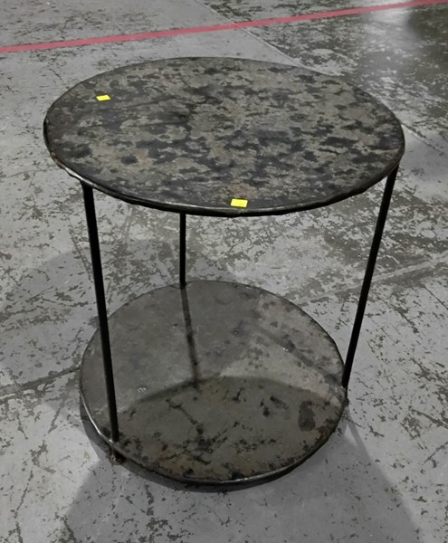 Lot 112 - TABLE