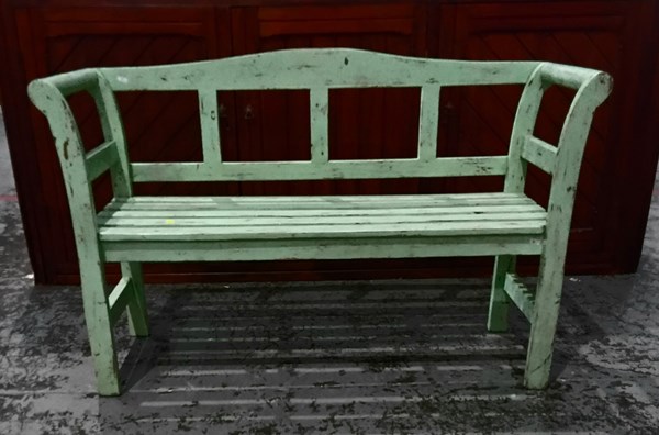 Lot 87 - BENCH