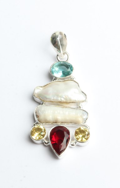 Lot 1029 - SILVER GEMSTONE PENDANT