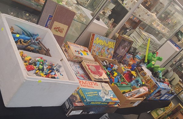 Lot 1353 - BOYS TOYS