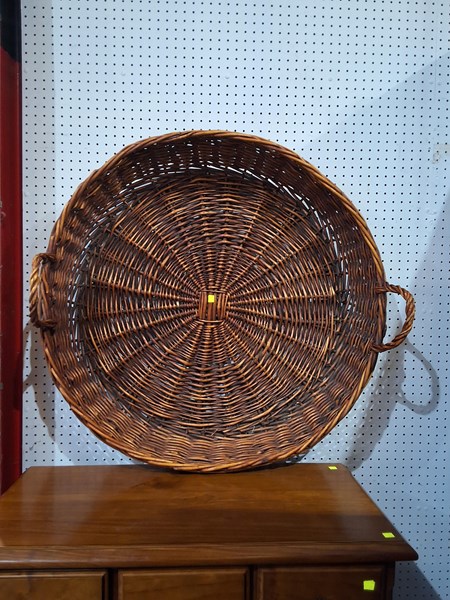 Lot 140 - BASKET