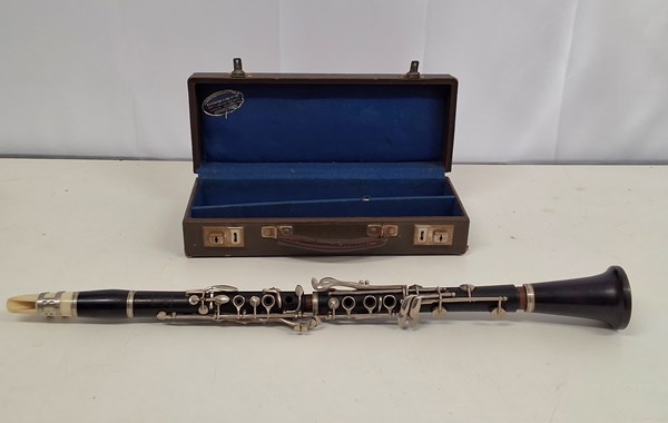 Lot 1250 - CLARINET