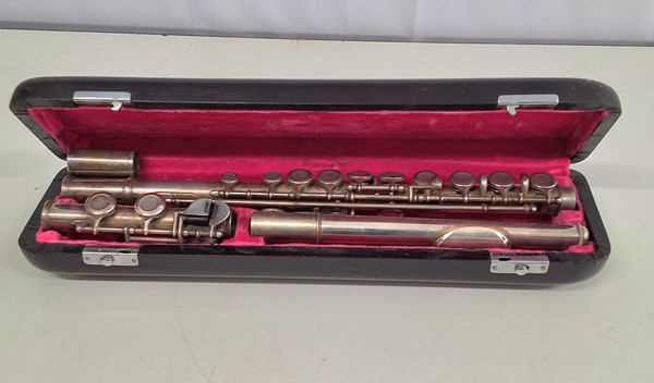 Lot 1246 - FLUTE