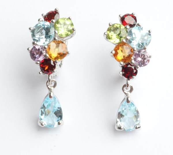 Lot 1042 - GEMSTONE EARRINGS