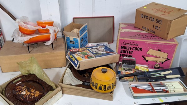 Lot 1322 - RETRO HOMEWARES