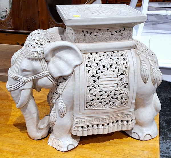 Lot 169 - PLANTER STAND