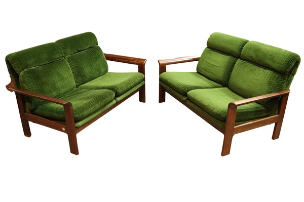 Lot 170 - PAIR OF LOUNGES