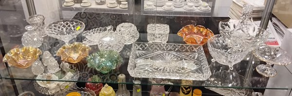 Lot 1121 - CRYSTAL & GLASSWARE