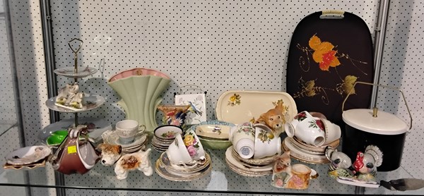 Lot 1302 - TRIOS & DECORATIVE CHINA